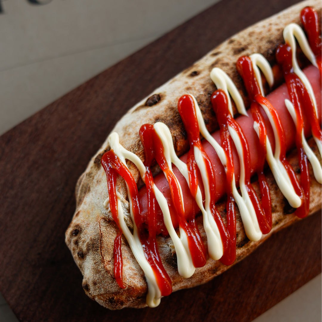 Hot Dog con Pan de Pizza